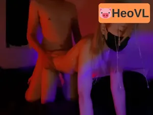 Ghệ cô bé hồng bị anh móc ra đầy dâm thuỷ